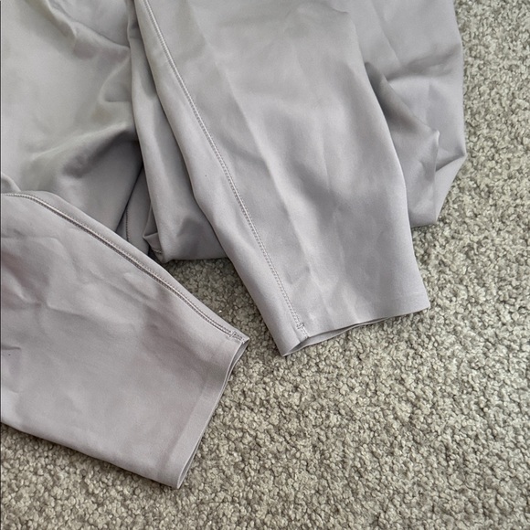 Vuori Leggings with Zipper Pocket - Picture 4 of 4